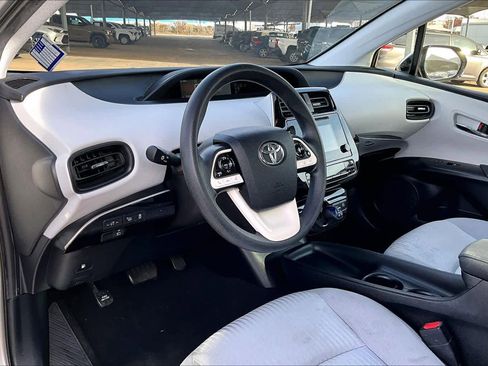 Used 2017 Toyota Prius Two image 15