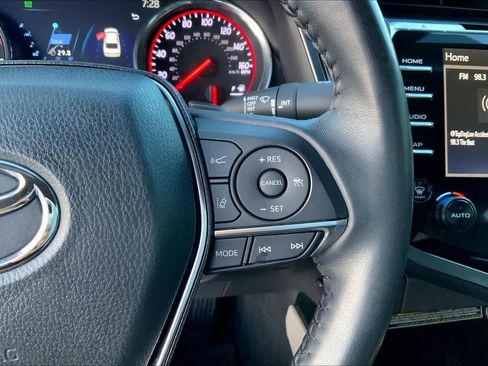 Used 2020 Toyota Camry XSE image 24