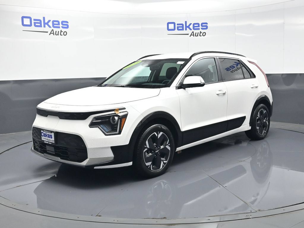 Certified 2024 Kia Niro Wind w/ Wind Preserve Package FWD image 3