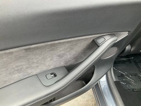 Used 2023 Tesla Model Y 2WD image 51