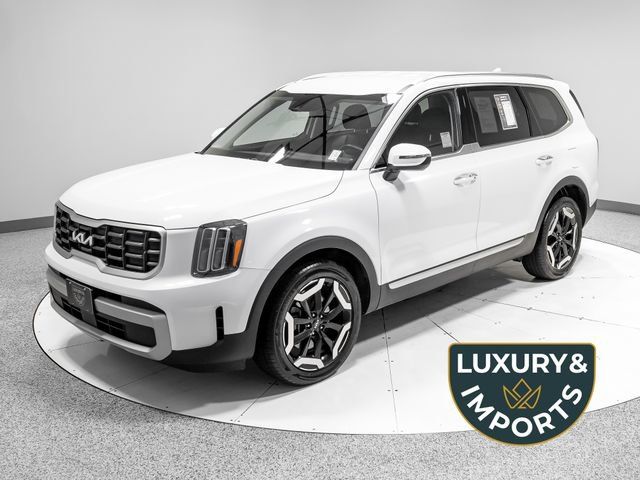 Used 2023 Kia Telluride S AWD/4WD image 1