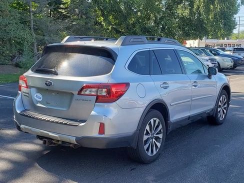 Used 2015 Subaru Outback 2.5i Limited AWD/4WD image 3