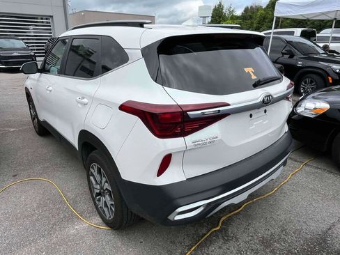 Used 2021 Kia Seltos EX AWD/4WD image 3