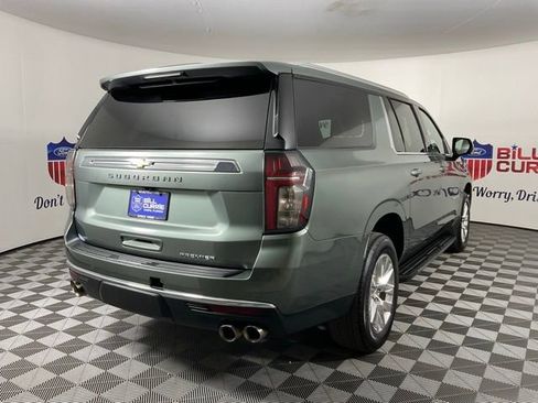 Used 2023 Chevrolet Suburban Premier image 3