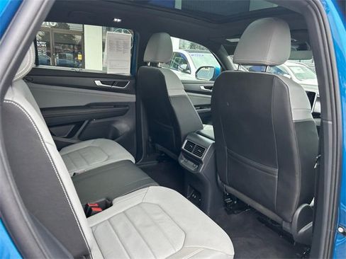Used 2024 Volkswagen Atlas Cross Sport SEL R-Line image 28