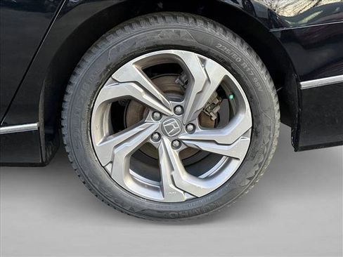 Used 2018 Honda Accord EX image 9
