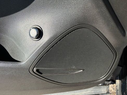 Used 2023 Buick Envision Essence w/ Sport Touring Package image 12