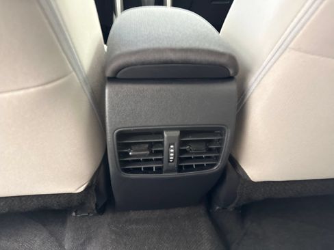Used 2024 Toyota Corolla Cross L FWD image 38