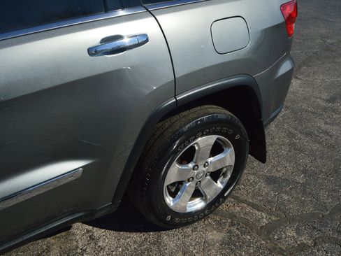 Used 2013 Jeep Grand Cherokee Overland Summit AWD/4WD image 4