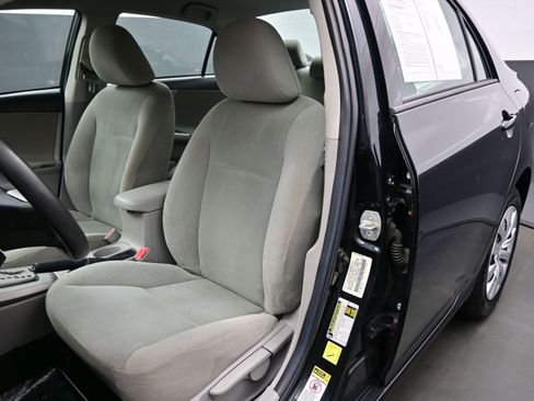 Used 2012 Toyota Corolla LE FWD image 9