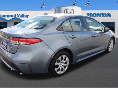 Used 2022 Toyota Corolla LE image 6