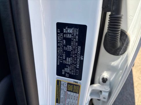 Used 2025 Kia Soul LX w/ LX Technology Package FWD image 27
