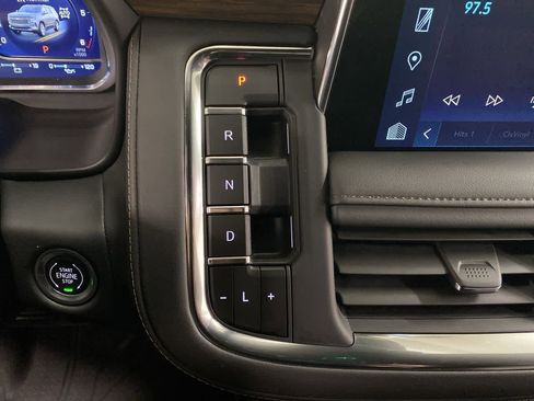 Used 2024 Chevrolet Tahoe High Country w/ Premium Package image 27