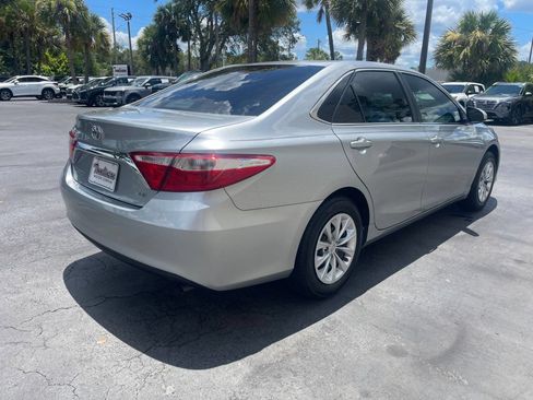 Used 2016 Toyota Camry LE FWD image 4