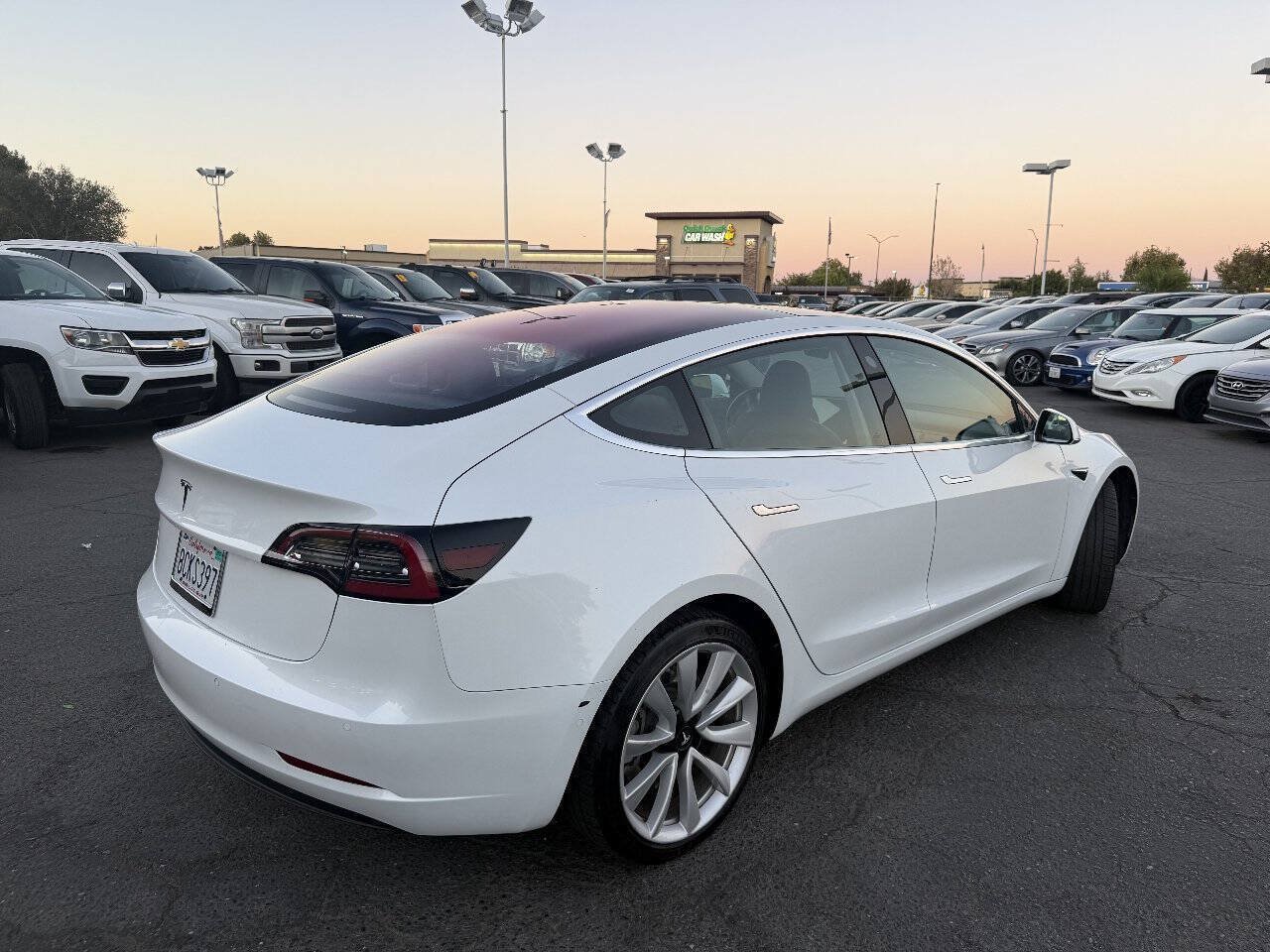 Used 2018 Tesla Model 3 Long Range RWD image 9