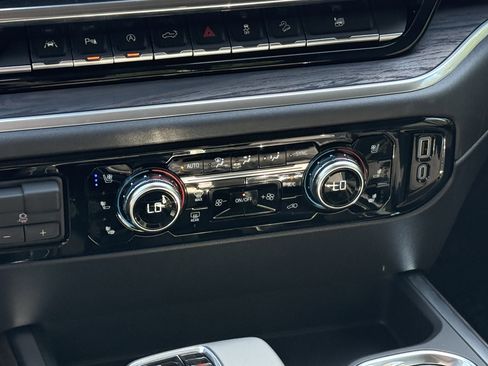 New 2026 GMC Sierra 1500 SLT image 14