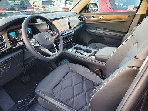 New 2026 Volkswagen Atlas SE image 7