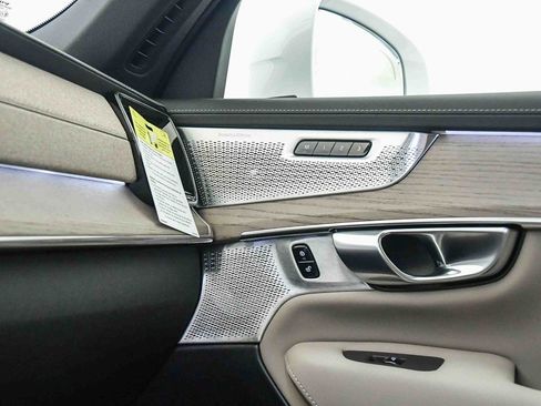 New 2026 Volvo XC90 T8 Ultra w/ Protection Package Premier image 29