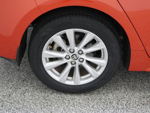 Used 2024 Toyota Corolla SE FWD image 6