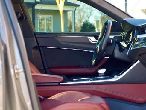 Used 2022 Audi S6 Premium Plus image 37