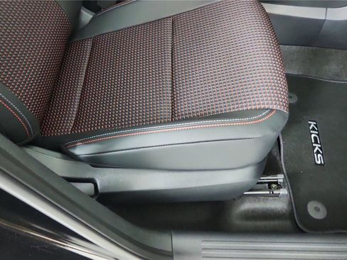 Certified 2025 Nissan Kicks SR FWD image 39