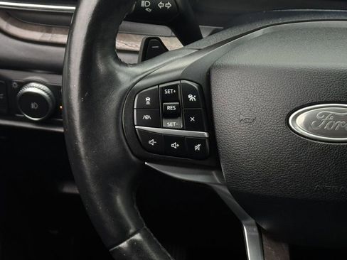 Used 2020 Ford Explorer Platinum w/ Premium Technology Package AWD/4WD image 15