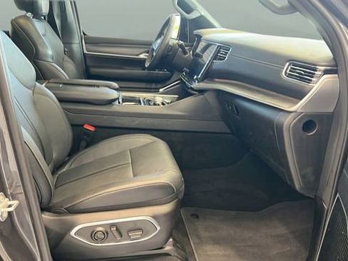 Used 2023 Jeep Wagoneer Series II w/ Premium Group I AWD/4WD image 26