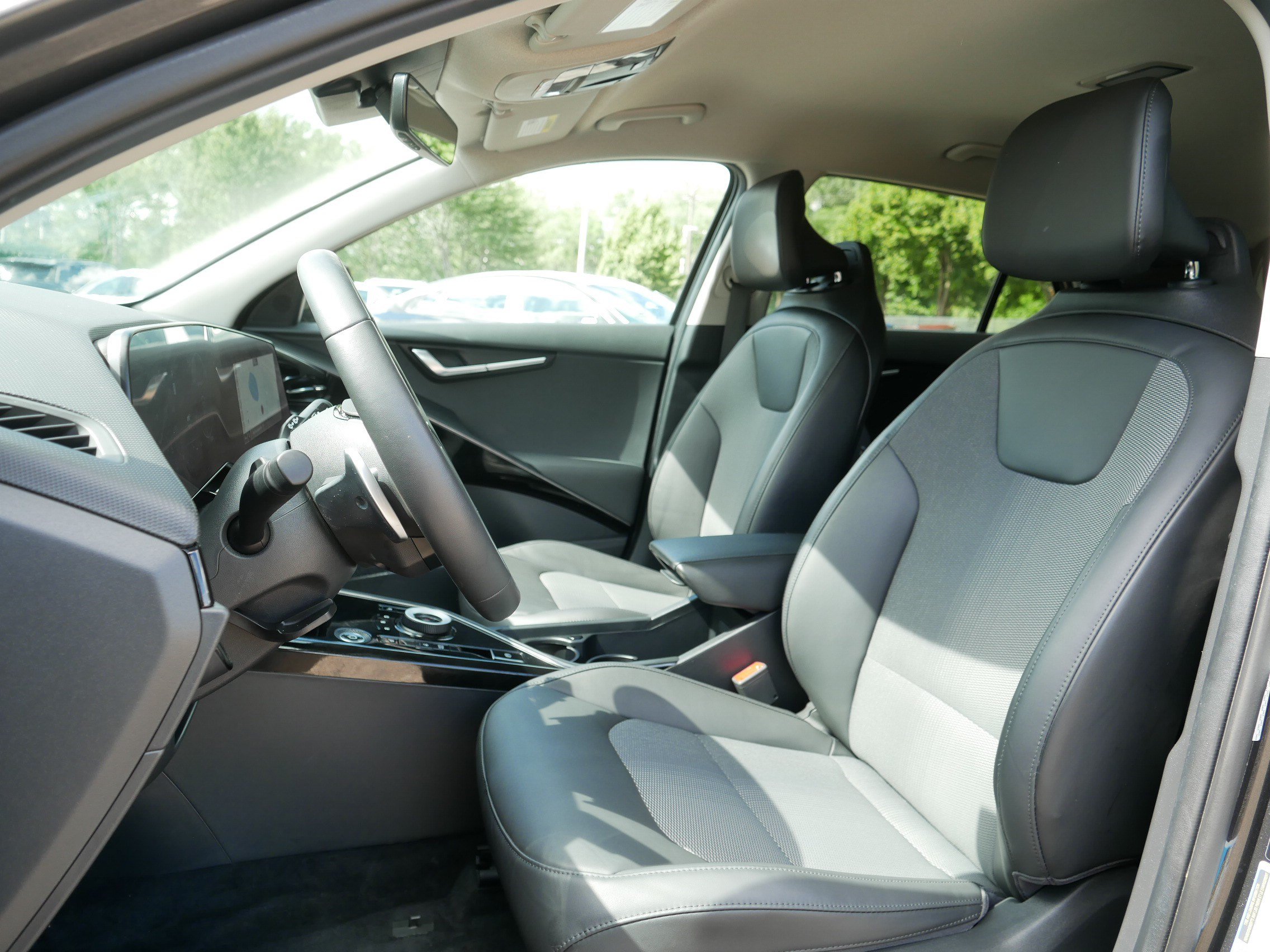 Certified 2024 Kia Niro Wind w/ Wind Preserve Package FWD image 34