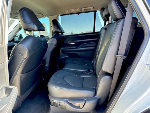 Used 2024 Toyota Grand Highlander XLE image 22