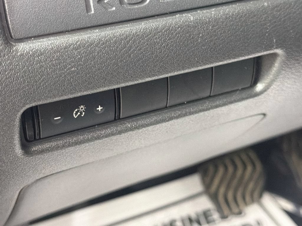 Used 2023 Nissan Rogue S AWD/4WD image 10
