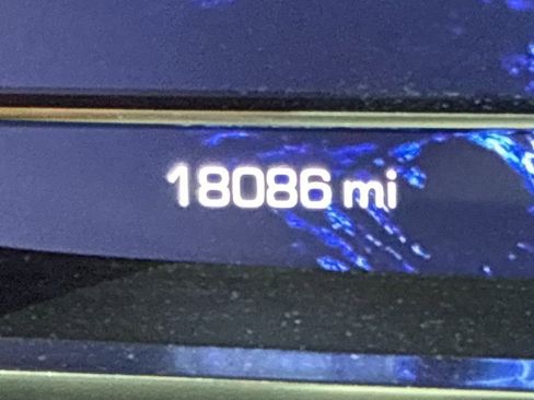 Used 2024 GMC Yukon AT4 w/ Technology Package image 24