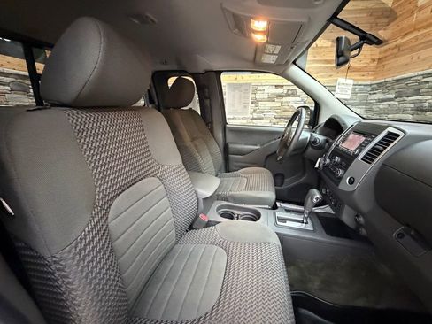 Used 2017 Nissan Frontier SV w/ SV Value Truck Package image 15