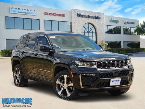 New 2026 Jeep Grand Cherokee Limited RWD image 1