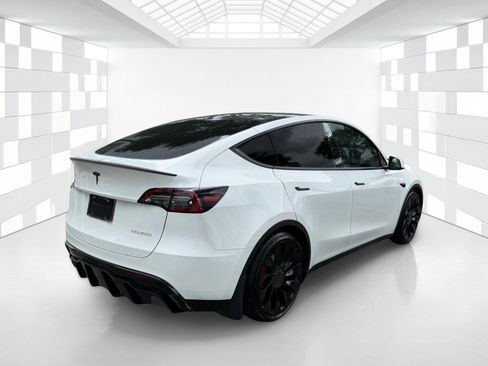 Used 2024 Tesla Model Y Performance AWD/4WD image 7