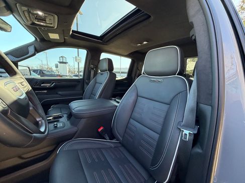 Used 2024 GMC Sierra 1500 AT4X image 10