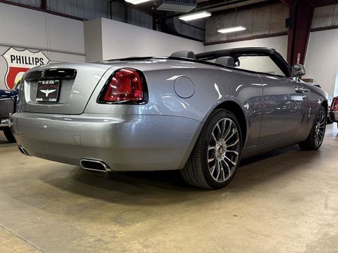 Used 2019 Rolls-Royce Dawn image 19