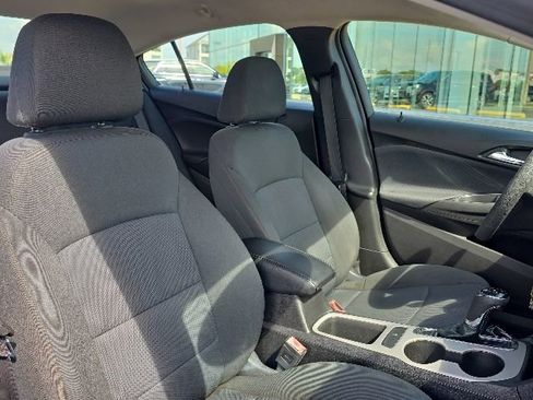 Used 2018 Chevrolet Cruze LS FWD image 8
