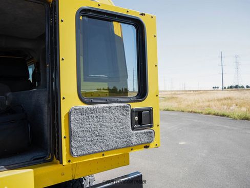 Used 2001 HUMMER H1 4-Door Wagon image 51