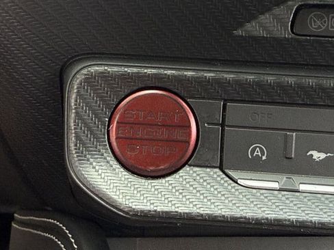 Used 2025 Ford Mustang Premium image 19