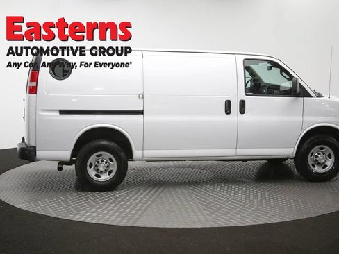 Used 2021 Chevrolet Express 3500 w/ Driver Convenience Package RWD image 40