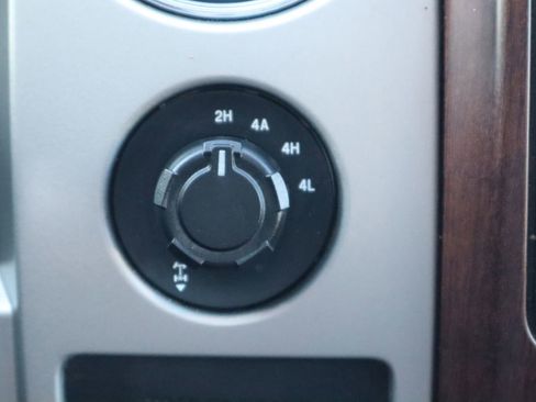 Used 2014 Ford F150 King Ranch w/ King Ranch Luxury Package image 27