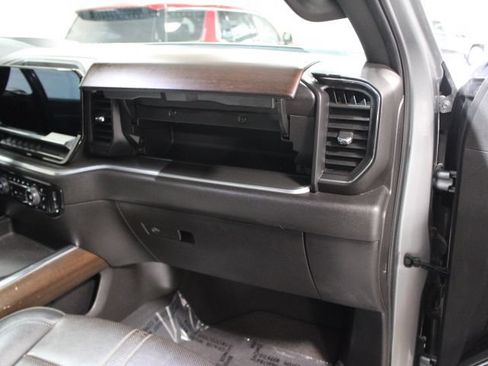Used 2024 Chevrolet Silverado 2500 High Country w/ High Country Premium Package AWD/4WD image 29