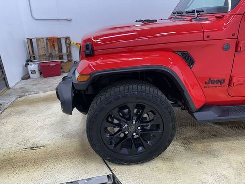 Used 2024 Jeep Gladiator Sport image 19