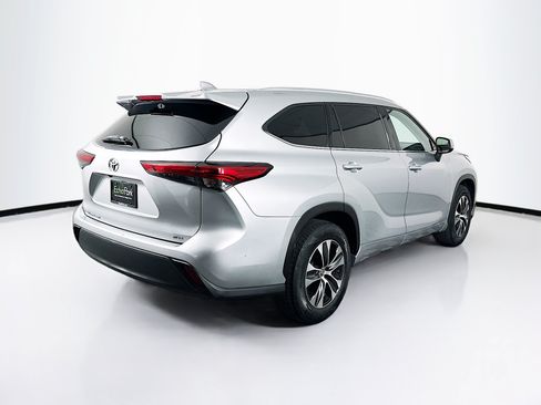 Used 2020 Toyota Highlander XLE FWD image 9