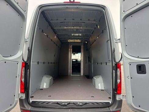 New 2025 Mercedes-Benz Sprinter 2500 image 6