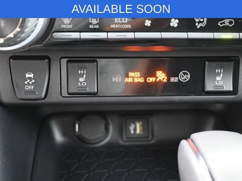 Used 2025 Toyota RAV4 SE w/ Convenience Package AWD/4WD image 23