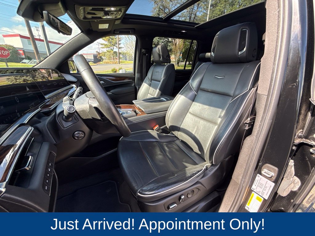 Used 2022 Cadillac Escalade ESV Premium Luxury AWD/4WD image 9