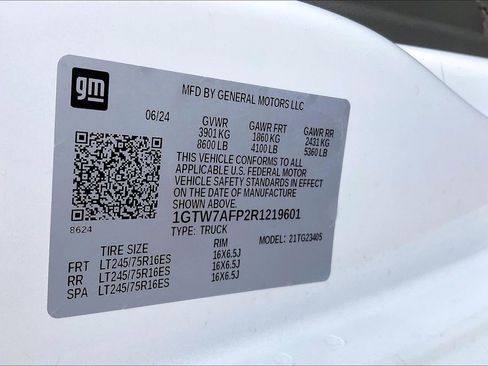 Used 2024 GMC Savana 2500 w/ Driver Convenience Package image 21