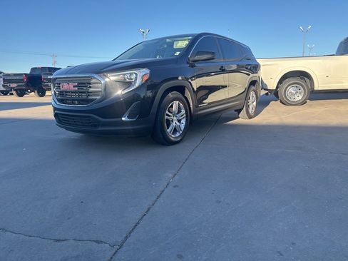 Used 2020 GMC Terrain SLE image 2