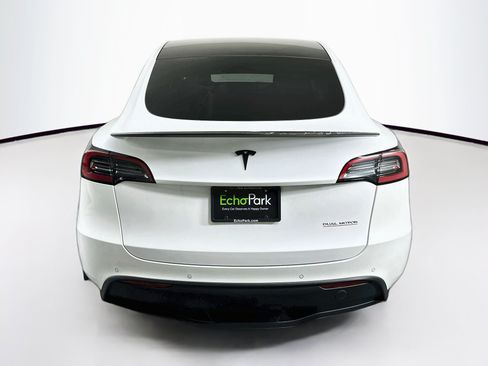 Used 2022 Tesla Model Y Performance AWD/4WD image 7